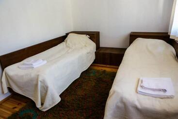 ホテル Delchovski Han