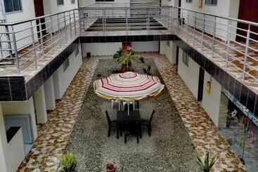 هتل Prado Country