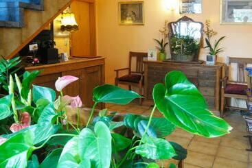 هتل Restaurant La Ferme De Grambais