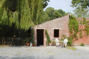 هتل Restaurant La Ferme De Grambais