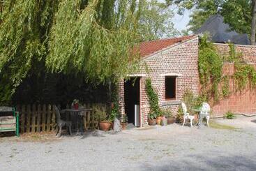 هتل Restaurant La Ferme De Grambais