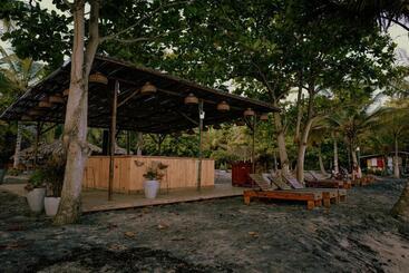 هتل Viajero Tayrona Hostel & Ecohabs