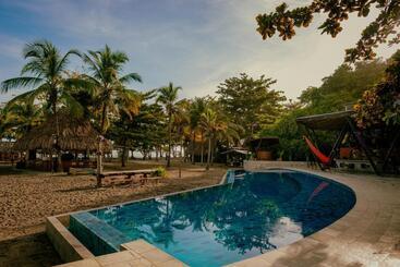هتل Viajero Tayrona Hostel & Ecohabs