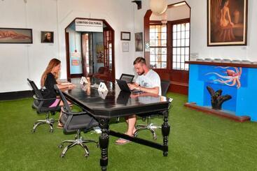 هاستل La Casona De Lobitos   Cowork