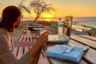 هاستل La Casona De Lobitos   Cowork