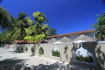 پانسیون Local Island Inn