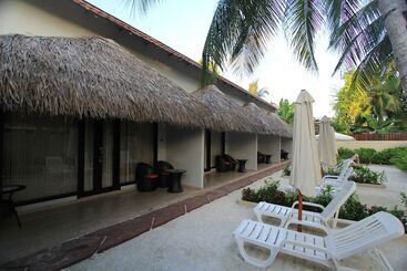پانسیون Local Island Inn
