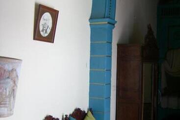 تختخواب و صبحانه Dar Baaziz