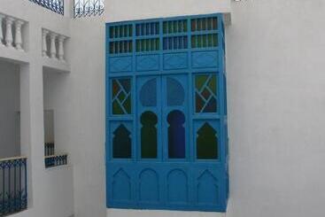 تختخواب و صبحانه Dar Baaziz
