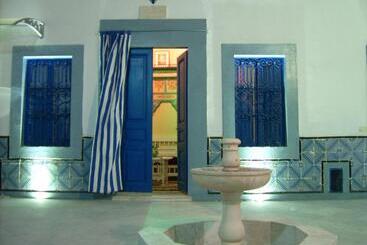 تختخواب و صبحانه Dar Baaziz