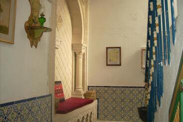 تختخواب و صبحانه Dar Baaziz