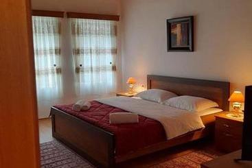 تختخواب و صبحانه Grandpa’s Home