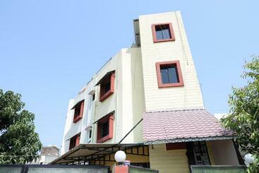 هتل O Prithvi Inn