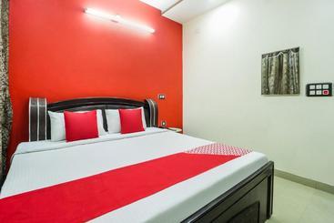 Oyo 28176 Hotel President