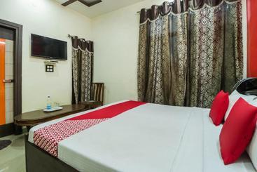 Oyo 28176 Hotel President