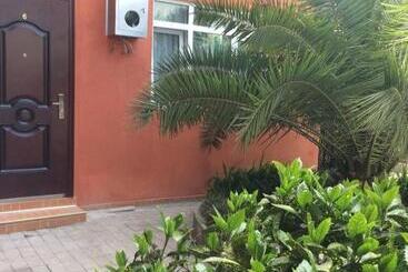 پانسیون Nikas Guest House