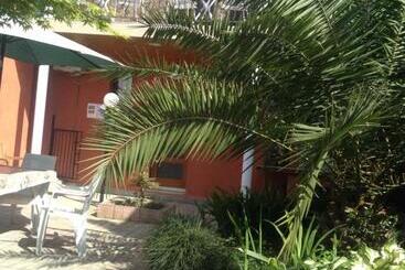 پانسیون Nikas Guest House