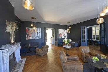 Manoir De L Eveche