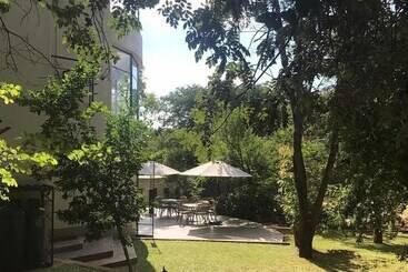پانسیون 528 Victoria Falls Guest House