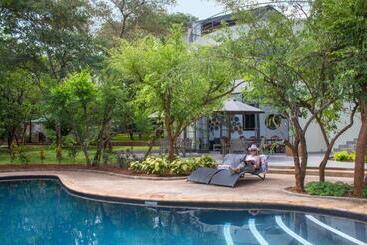 پانسیون 528 Victoria Falls Guest House