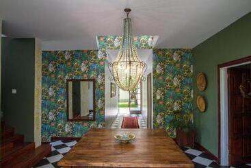 پانسیون 528 Victoria Falls Guest House