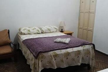 پانسیون Hostal, Home Sweet Home