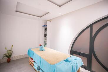The Sansa Hotel & Spa