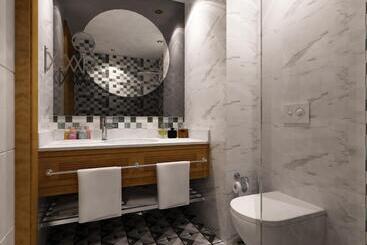 The Sansa Hotel & Spa