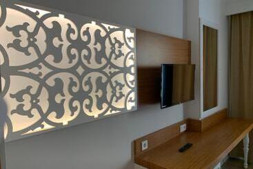 The Sansa Hotel & Spa