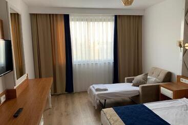 The Sansa Hotel & Spa
