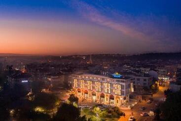 The Sansa Hotel & Spa
