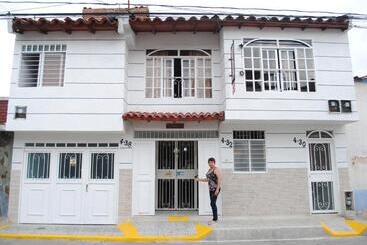 هتل Ciudad Señora Buga