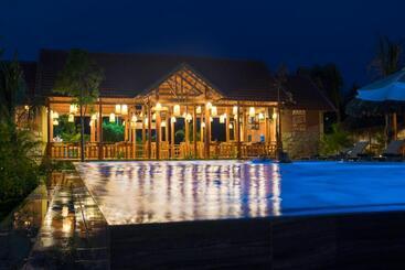 استراحتگاه Island Lodge Phu Quoc