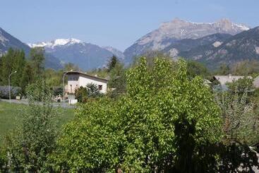 تختخواب و صبحانه Maison D  Hôtes Tranquyl