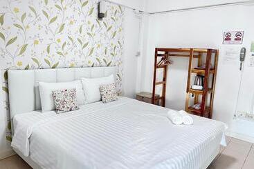 Malizon Hotel And Residences - Nonthaburi
