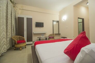 Oyo 28084 Hotel Pangolin