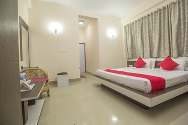 Oyo 28084 Hotel Pangolin