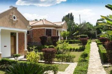 هتل Wagga Resort