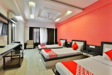 Oyo 22574 Hotel Deep Palace