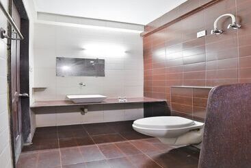 Oyo 22574 Hotel Deep Palace