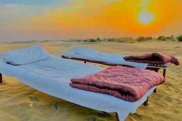 تختخواب و صبحانه Mirvana Guest House & Camel Safari