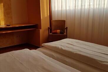 ホテル Zum Moseltal