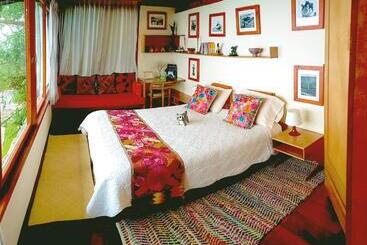 تختخواب و صبحانه Finca Petrona