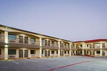 هتل Palace Inn Katy Ft. Bend