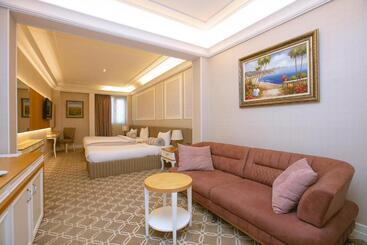 Theatrum Hotel Baku