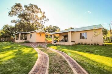 پانسیون Cinzaco Dullstroom