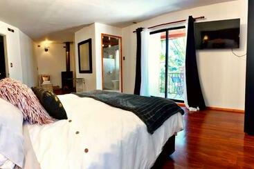 تختخواب و صبحانه South Landing Inn