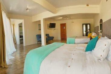 تختخواب و صبحانه South Landing Inn