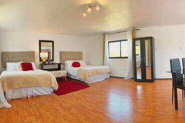 تختخواب و صبحانه South Landing Inn