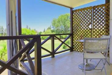 تختخواب و صبحانه South Landing Inn